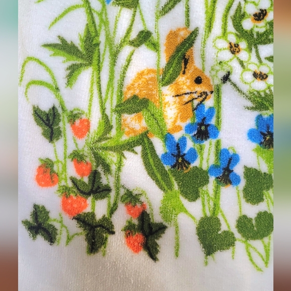 VTG 70s OOAK Handmade Towel Half Apron Bunnies Squirrels Strawberries Lily Daisy - Picture 3 of 7